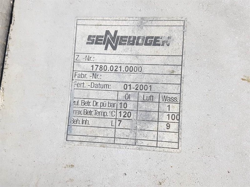 Sennebogen - AKG 1780.021.0000 - Cooler/Kühler/Koeler - Moteur et pièces pour Engins de chantier: photos 4 Sennebogen - AKG 1780.021.0000 - Cooler/Kühler/Koeler - Moteur et pièces pour Engins de chantier: photos 4