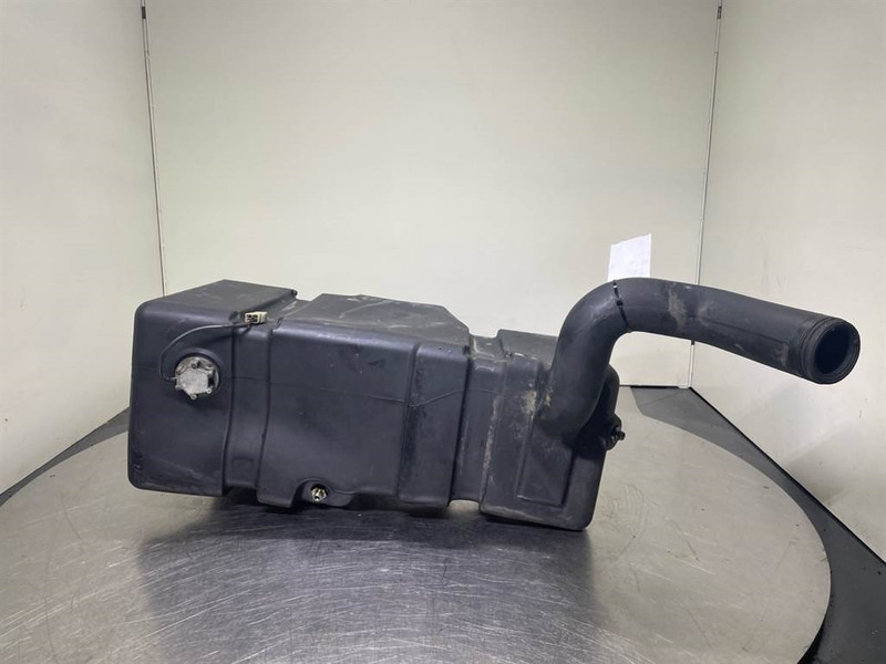 Volvo L30B-Z/X-VOE11306084-Fuel tank/Kraftstofftank - Frame/ Châssis pour Engins de chantier: photos 2 Volvo L30B-Z/X-VOE11306084-Fuel tank/Kraftstofftank - Frame/ Châssis pour Engins de chantier: photos 2