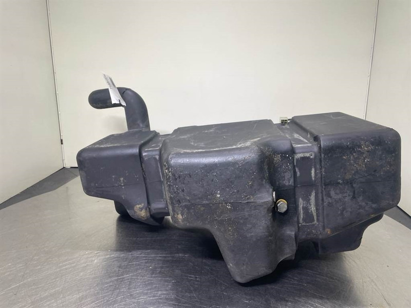 Volvo L30B-Z/X-VOE11306084-Fuel tank/Kraftstofftank - Frame/ Châssis pour Engins de chantier: photos 4 Volvo L30B-Z/X-VOE11306084-Fuel tank/Kraftstofftank - Frame/ Châssis pour Engins de chantier: photos 4