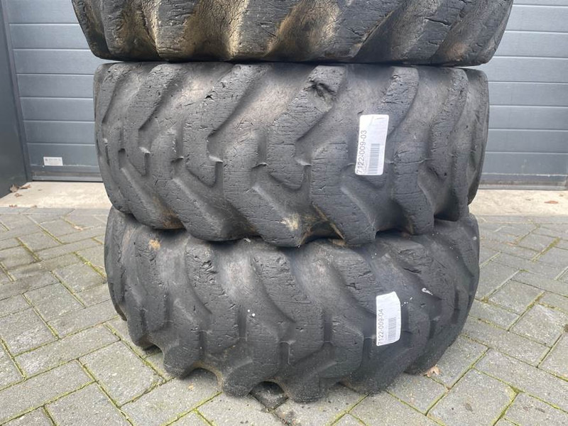 Volvo L30D-Firestone 12.5-20-Tire/Reifen/Band - Pneus et jantes pour Engins de chantier: photos 4 Volvo L30D-Firestone 12.5-20-Tire/Reifen/Band - Pneus et jantes pour Engins de chantier: photos 4
