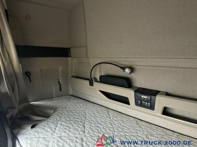 MAN TGX 18.360 Koffer XL Haus Bett Standhzg 268TKM - Camion fourgon: photos 2 MAN TGX 18.360 Koffer XL Haus Bett Standhzg 268TKM - Camion fourgon: photos 2