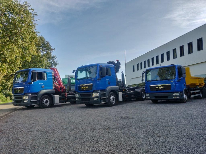 MAN Wij zoeken vrachtwagens / kranen / containersystemen - Camion fourgon: photos 1 MAN Wij zoeken vrachtwagens / kranen / containersystemen - Camion fourgon: photos 1