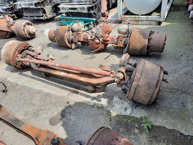 Iveco FRONT AXLE - Essieu avant pour Camion: photos 3 Iveco FRONT AXLE - Essieu avant pour Camion: photos 3