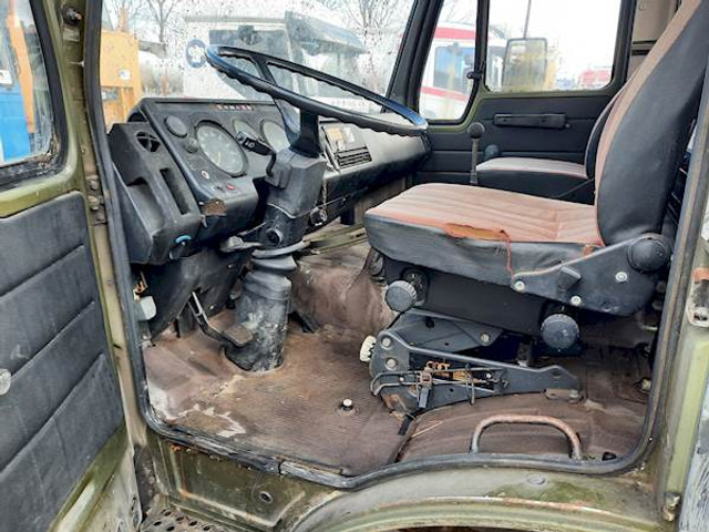 Mercedes-Benz 1213 - Camion plateau: photos 5 Mercedes-Benz 1213 - Camion plateau: photos 5