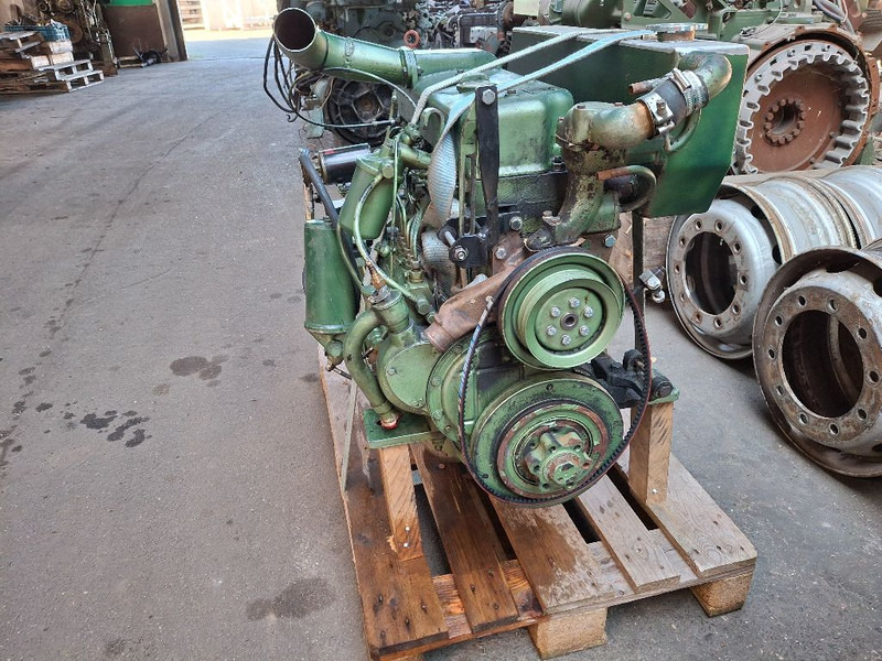 Mercedes-Benz OM352 - Moteur: photos 2 Mercedes-Benz OM352 - Moteur: photos 2
