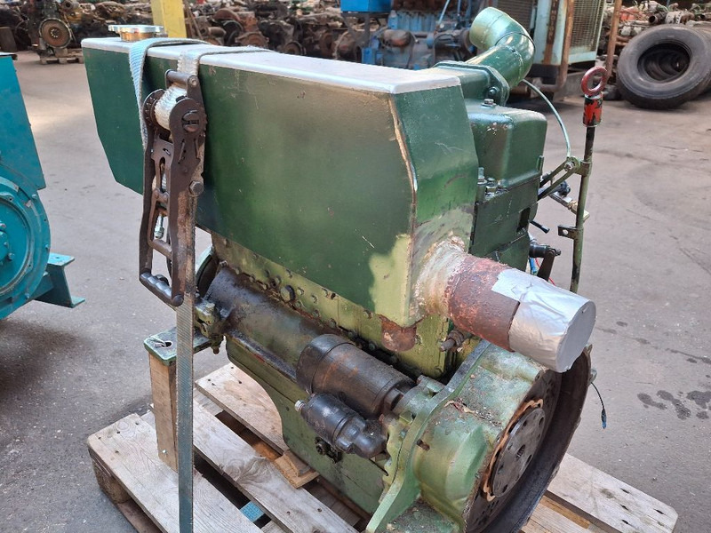 Mercedes-Benz OM352 - Moteur: photos 4 Mercedes-Benz OM352 - Moteur: photos 4