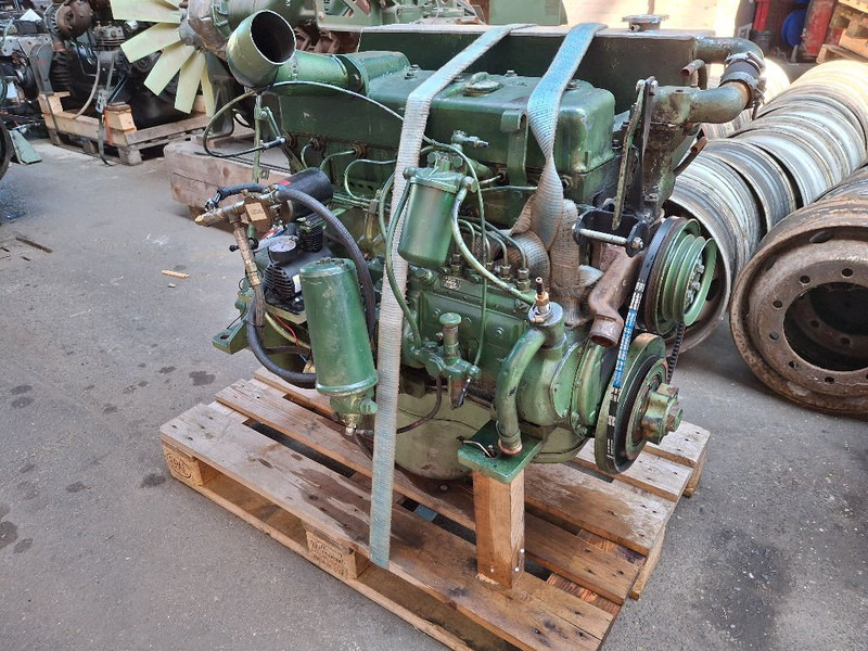 Mercedes-Benz OM352 - Moteur: photos 1 Mercedes-Benz OM352 - Moteur: photos 1