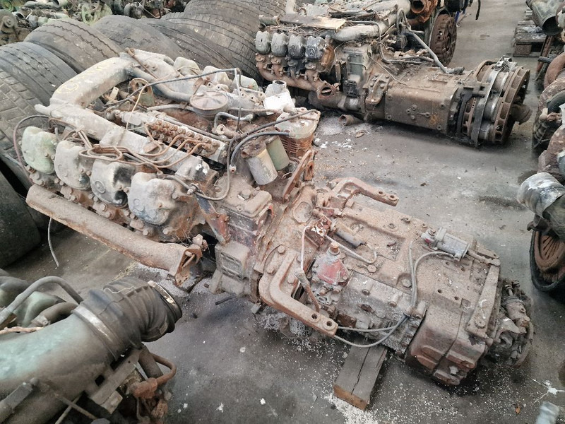 Mercedes-Benz OM402 - Moteur: photos 4 Mercedes-Benz OM402 - Moteur: photos 4