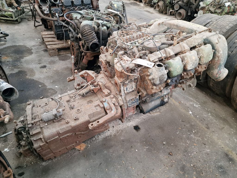 Mercedes-Benz OM402 - Moteur: photos 3 Mercedes-Benz OM402 - Moteur: photos 3