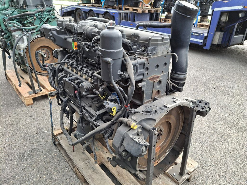 PACCAR PR228S2 (310HP) - Moteur: photos 4 PACCAR PR228S2 (310HP) - Moteur: photos 4