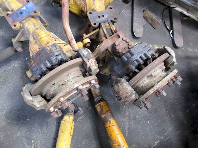 Renault 4888 - Essieu arrière pour Camion: photos 3 Renault 4888 - Essieu arrière pour Camion: photos 3