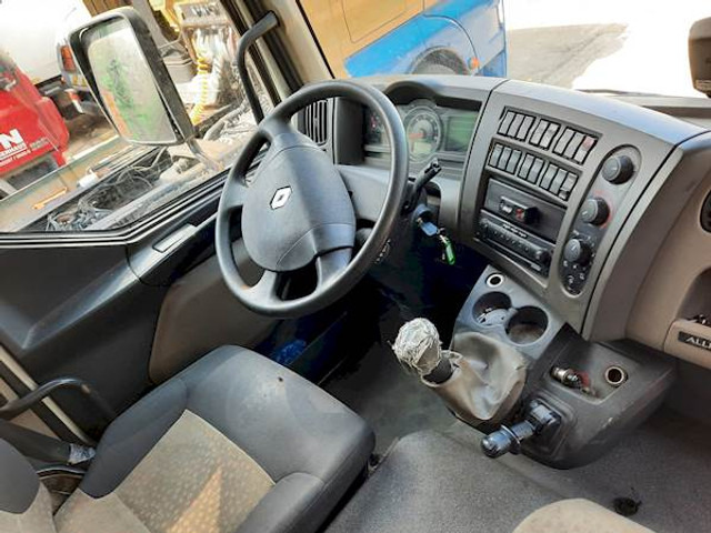 Renault MIDLUM 220 - Camion fourgon: photos 4 Renault MIDLUM 220 - Camion fourgon: photos 4