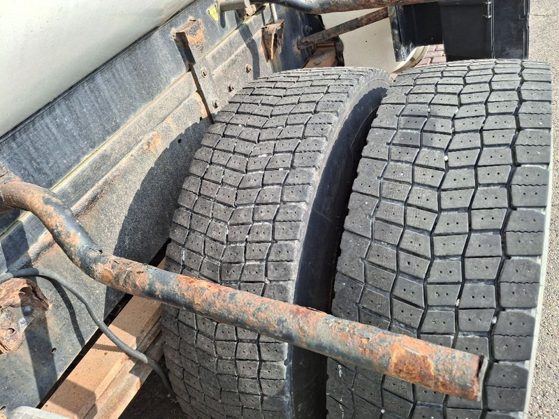 Renault MIDLUM 280DXI - Camion citerne: photos 5 Renault MIDLUM 280DXI - Camion citerne: photos 5