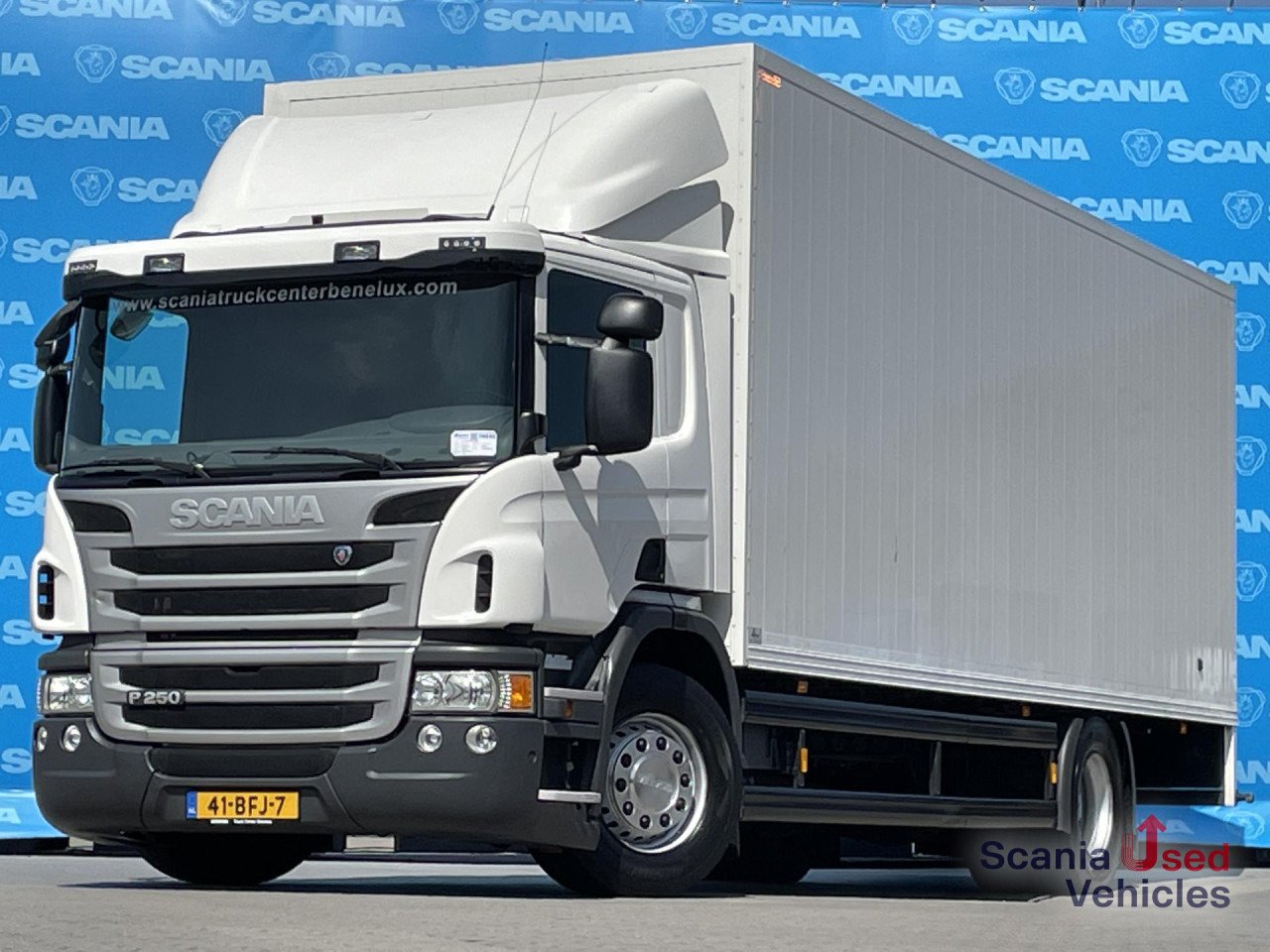 SCANIA P 250 DB4x2MNB SIDE DOORS FULL AIR 250X246X250CM - Camion fourgon: photos 1 SCANIA P 250 DB4x2MNB SIDE DOORS FULL AIR 250X246X250CM - Camion fourgon: photos 1