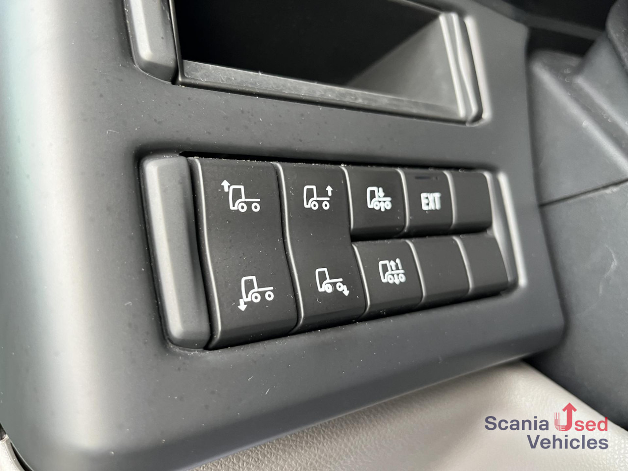 SCANIA P 320 B6x2*4NB RETARDER FULL AIR 8T 7.2x2.5x2.35M - Camion fourgon: photos 4 SCANIA P 320 B6x2*4NB RETARDER FULL AIR 8T 7.2x2.5x2.35M - Camion fourgon: photos 4