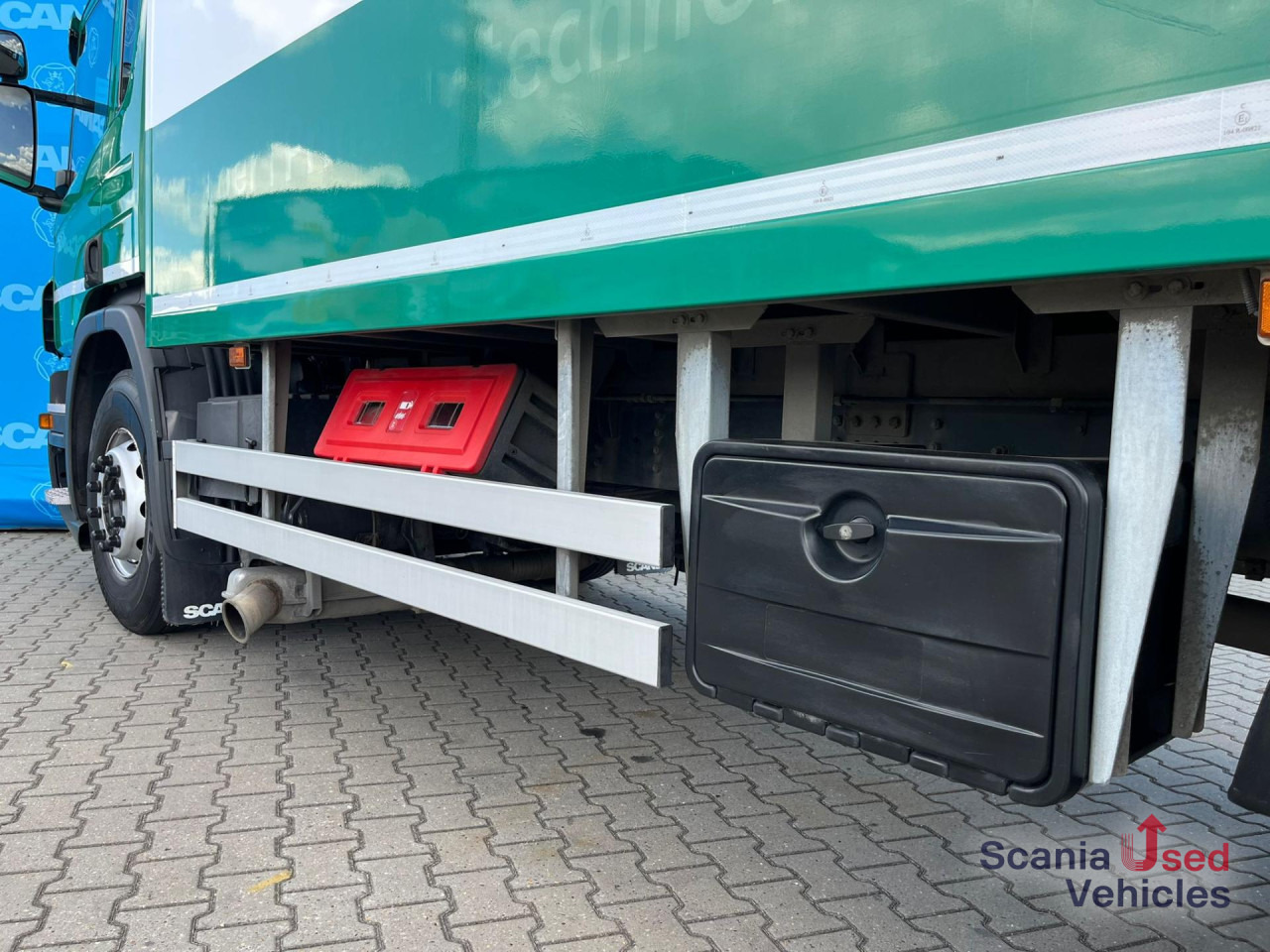SCANIA P 320 DB6x2*4MNB RETARDER FULL AIR 8T TAIL LIFT 2T - Camion fourgon: photos 4 SCANIA P 320 DB6x2*4MNB RETARDER FULL AIR 8T TAIL LIFT 2T - Camion fourgon: photos 4