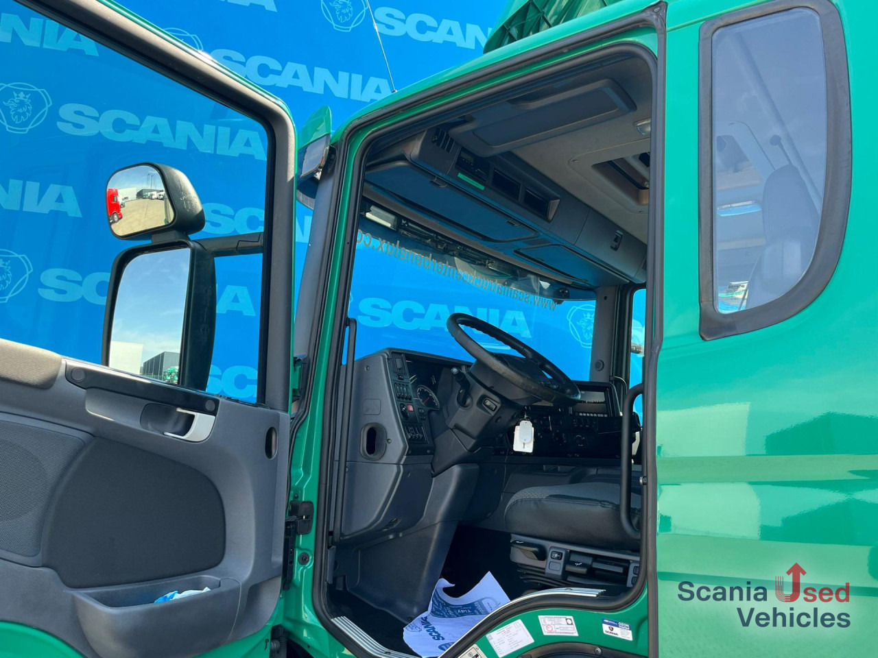 SCANIA P 320 DB6x2*4MNB RETARDER FULL AIR 8T TAIL LIFT 2T - Camion fourgon: photos 3 SCANIA P 320 DB6x2*4MNB RETARDER FULL AIR 8T TAIL LIFT 2T - Camion fourgon: photos 3