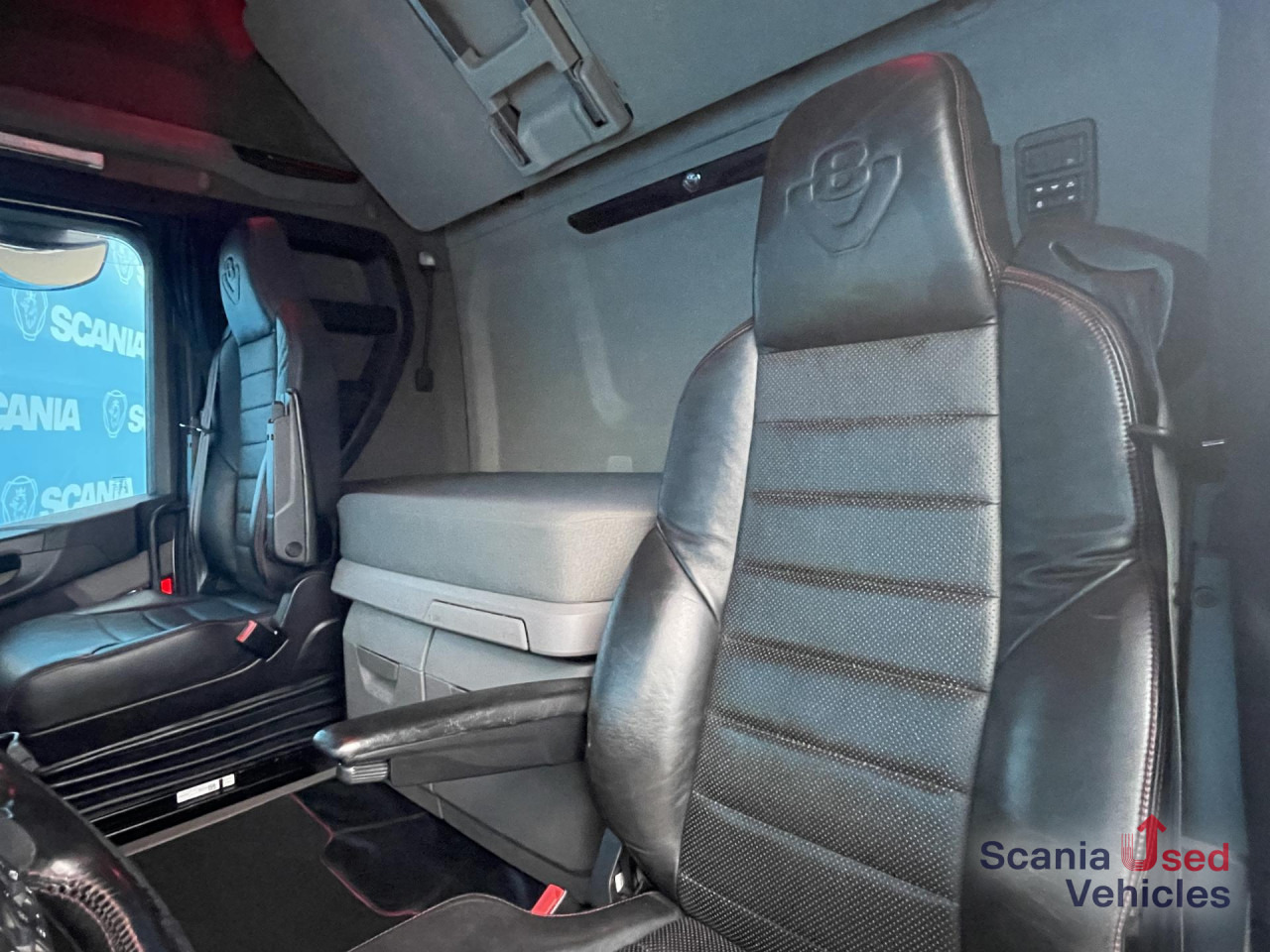 SCANIA R 650 B6x4NB RETARDER V8 WOOD KESLA 2112T CRANE - Camion grumier, Camion grue: photos 4 SCANIA R 650 B6x4NB RETARDER V8 WOOD KESLA 2112T CRANE - Camion grumier, Camion grue: photos 4