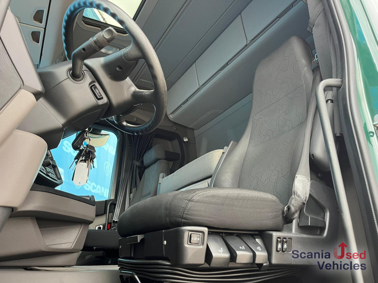SCANIA R 410 A4x2NA RETARDER ADR FL LED ACC - Tracteur routier: photos 2 SCANIA R 410 A4x2NA RETARDER ADR FL LED ACC - Tracteur routier: photos 2