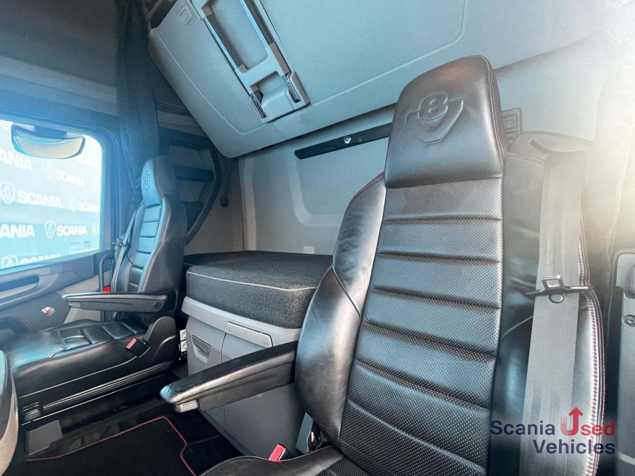 SCANIA S 660 A6x2/4NB V8 RETARDER FULL AIR 8T DIFF-L LED - Tracteur routier: photos 3 SCANIA S 660 A6x2/4NB V8 RETARDER FULL AIR 8T DIFF-L LED - Tracteur routier: photos 3