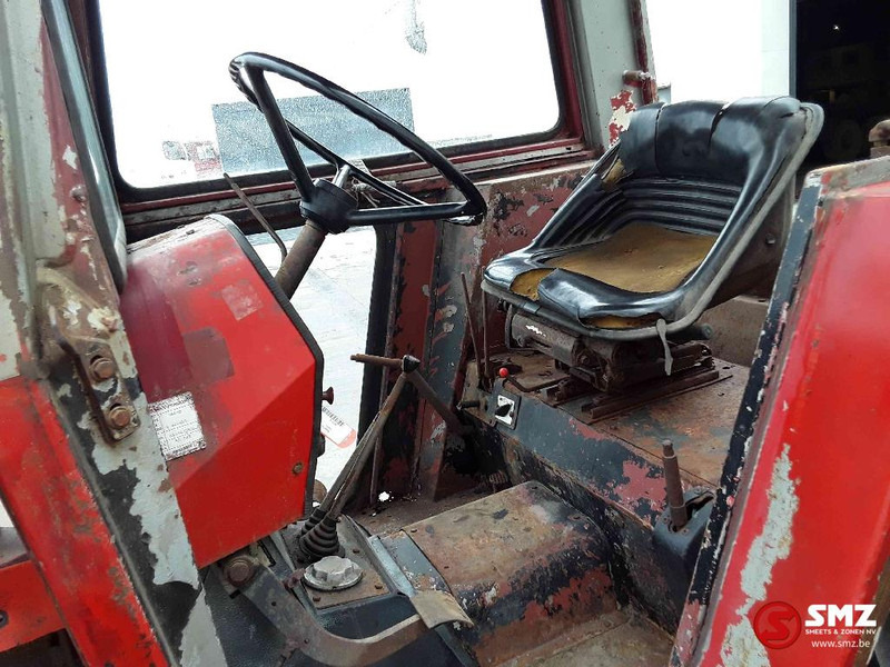 Tracteur agricole Massey Ferguson 560: photos 6