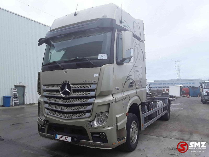 Mercedes-Benz Actros 1851 motor KO broken casse - Camion porte-conteneur/ Caisse mobile: photos 3 Mercedes-Benz Actros 1851 motor KO broken casse - Camion porte-conteneur/ Caisse mobile: photos 3