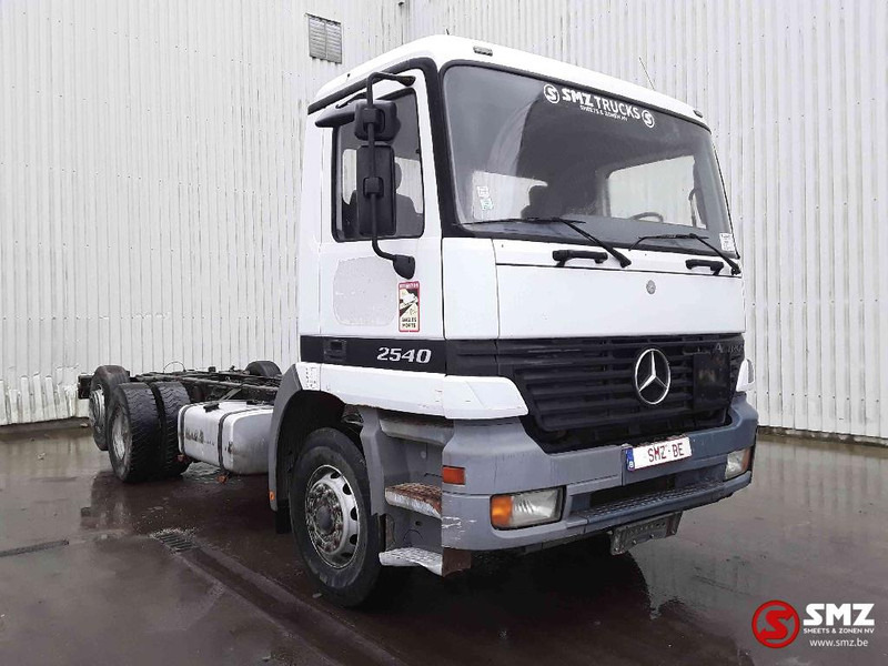 Mercedes-Benz Actros 2540 6x2 francais - Châssis cabine: photos 1 Mercedes-Benz Actros 2540 6x2 francais - Châssis cabine: photos 1
