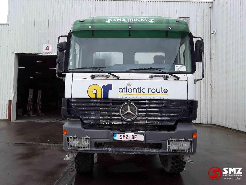 Mercedes-Benz Actros 3335 6x6 88000km manual - Camion pompe: photos 2 Mercedes-Benz Actros 3335 6x6 88000km manual - Camion pompe: photos 2