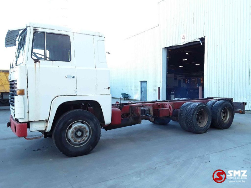 Scania 111 6x2 super lames - Châssis cabine: photos 5 Scania 111 6x2 super lames - Châssis cabine: photos 5