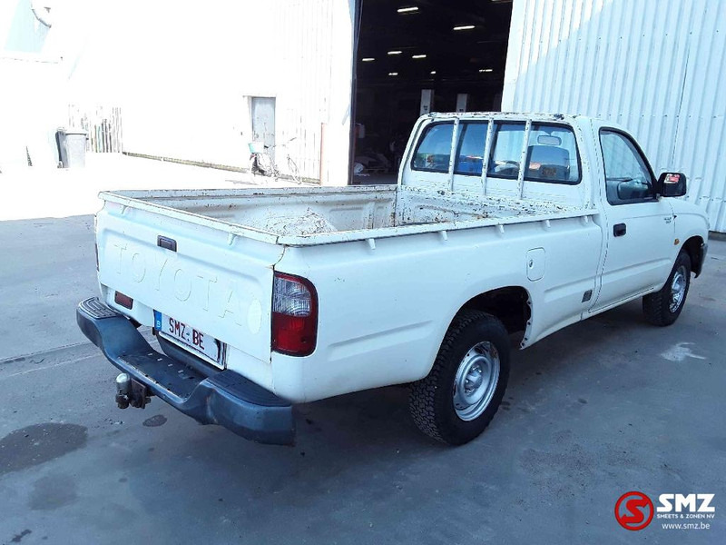 Voiture Toyota Hilux: photos 11