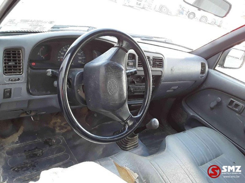 Voiture Toyota Hilux: photos 8