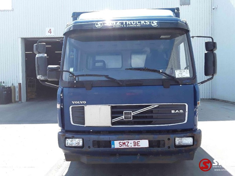 Volvo FL 220 - Camion fourgon: photos 2 Volvo FL 220 - Camion fourgon: photos 2