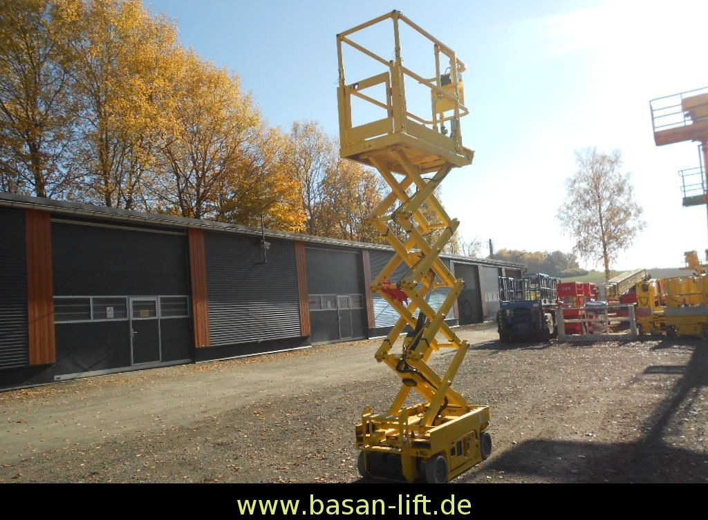 Genie GS 1330, Leichtscherenarbeitsbühne Genie 5,9 m Genie GS 1330, Leichtscherenarbeitsbühne Genie 5,9 m - Nacelle ciseaux: photos 2 Genie GS 1330, Leichtscherenarbeitsbühne Genie 5,9 m Genie GS 1330, Leichtscherenarbeitsbühne Genie 5,9 m - Nacelle ciseaux: photos 2