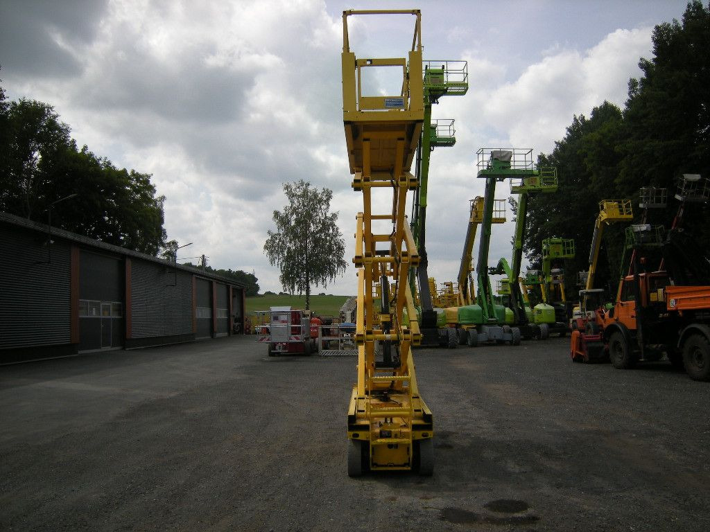 Genie GS 2632, Scherenarbeitsbühne Genie 10 m - Camion avec nacelle: photos 3 Genie GS 2632, Scherenarbeitsbühne Genie 10 m - Camion avec nacelle: photos 3