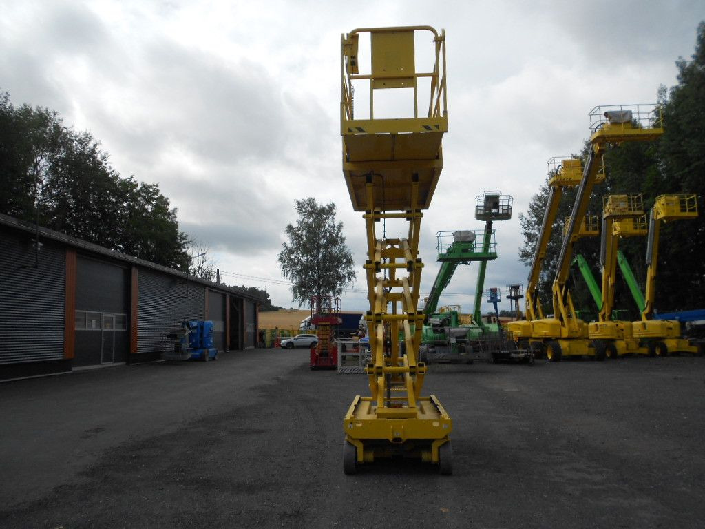 Genie GS 3246, Scherenarbeitsbühne Genie 11,9 m Genie GS 3246, Scherenarbeitsbühne Genie 11,9 m - Nacelle ciseaux: photos 3 Genie GS 3246, Scherenarbeitsbühne Genie 11,9 m Genie GS 3246, Scherenarbeitsbühne Genie 11,9 m - Nacelle ciseaux: photos 3