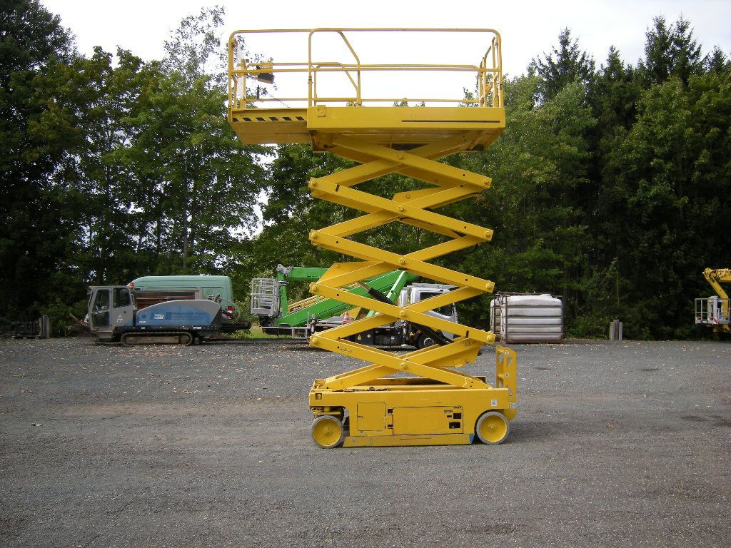 JLG 3246, Scherenarbeitsbühne, 11,9 m - Camion avec nacelle: photos 3 JLG 3246, Scherenarbeitsbühne, 11,9 m - Camion avec nacelle: photos 3