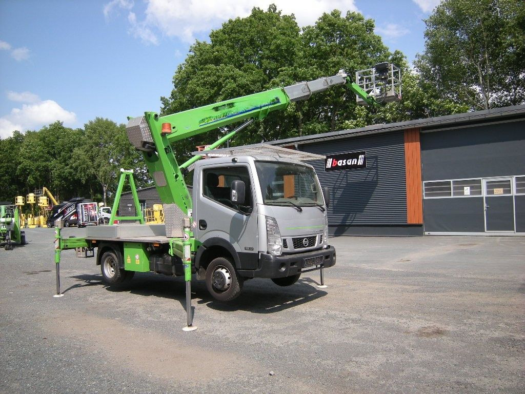 Nissan NT400 Cabstar mit Palfinger P210BK, 21m - Camion avec nacelle: photos 1 Nissan NT400 Cabstar mit Palfinger P210BK, 21m - Camion avec nacelle: photos 1