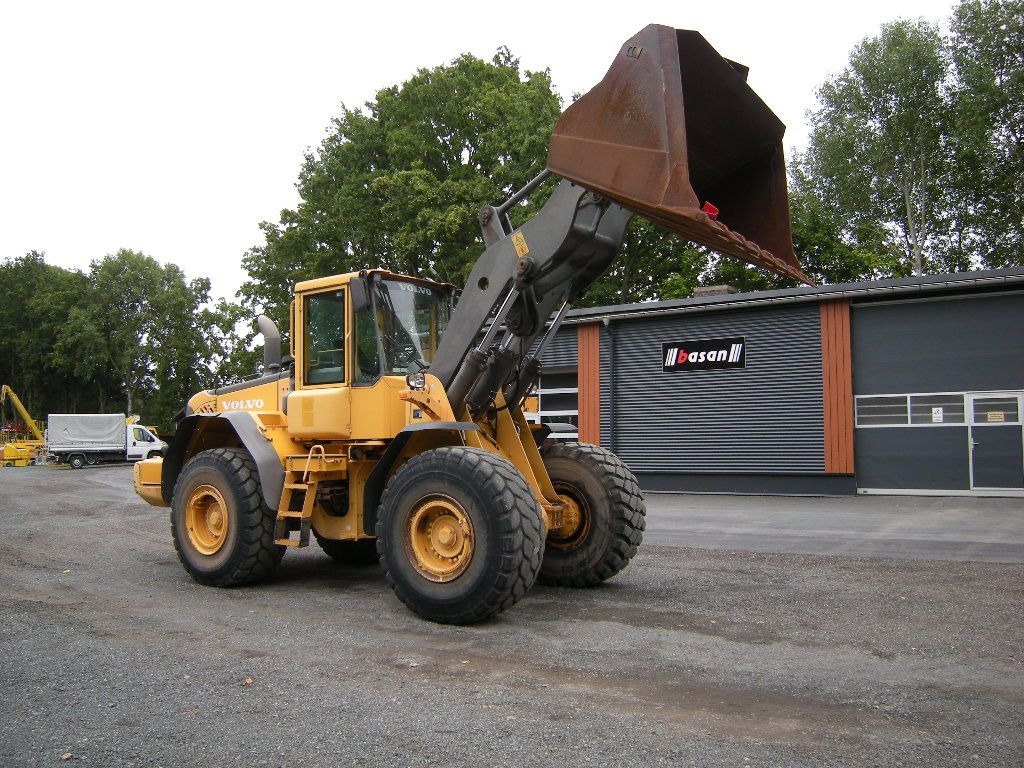 Volvo L 120 E - Chargeuse sur pneus: photos 1 Volvo L 120 E - Chargeuse sur pneus: photos 1