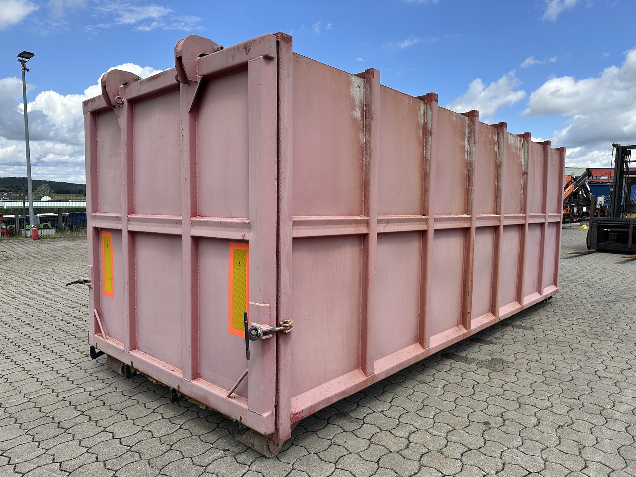 Mercedes-Benz Wassercontainer Mulde 30 cbm Silo für Abrollkipper - Camion: photos 3 Mercedes-Benz Wassercontainer Mulde 30 cbm Silo für Abrollkipper - Camion: photos 3