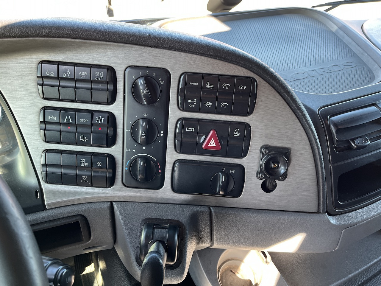 Mercedes-Benz 2541 6x2 Atlas 135.2E Pritsche 8,20 m Ausziehbar - Camion à rideaux coulissants, Camion grue: photos 3 Mercedes-Benz 2541 6x2 Atlas 135.2E Pritsche 8,20 m Ausziehbar - Camion à rideaux coulissants, Camion grue: photos 3