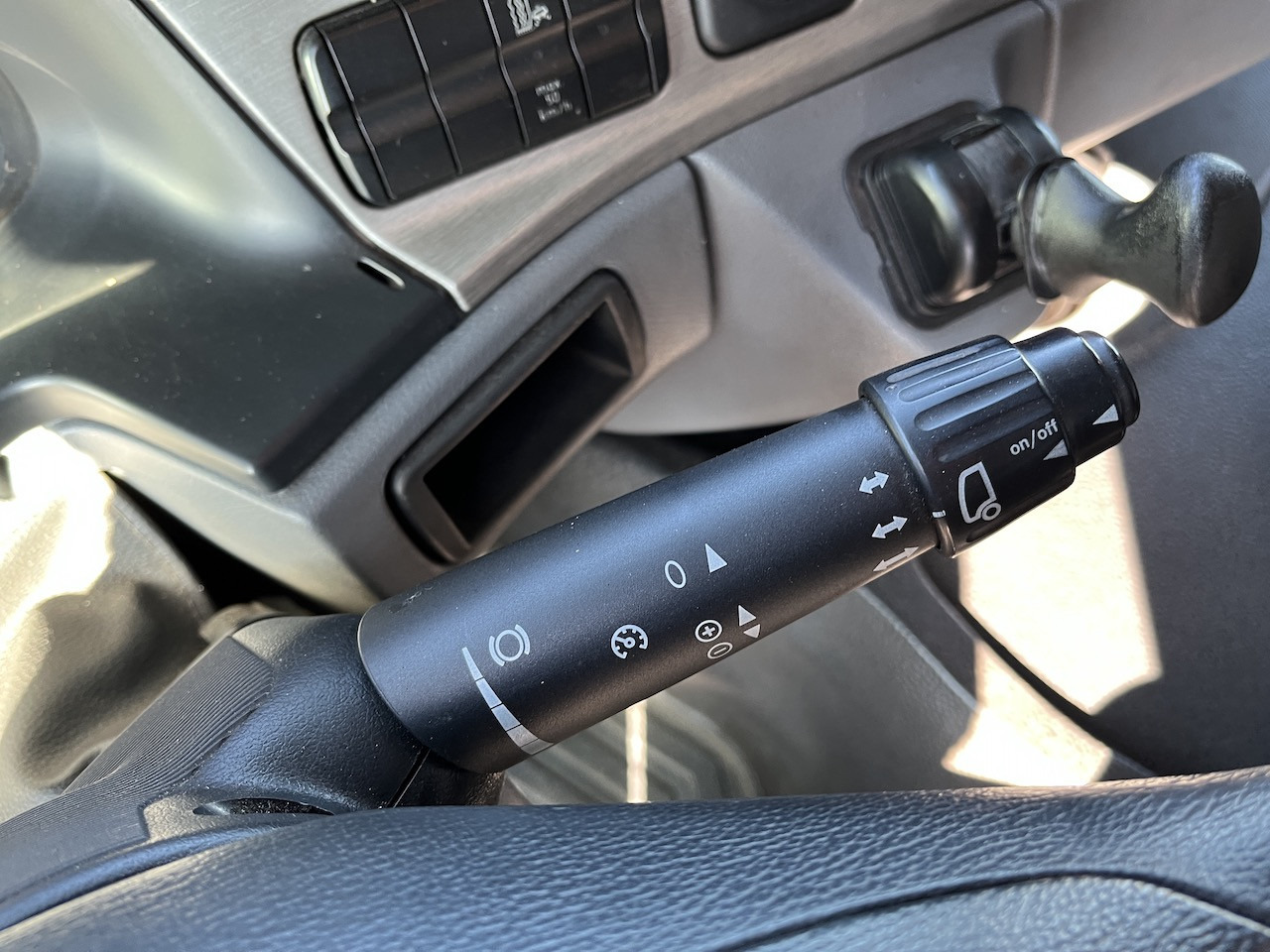 Mercedes-Benz 2541 6x2 Atlas 135.2E Pritsche 8,20 m Ausziehbar - Camion à rideaux coulissants, Camion grue: photos 2 Mercedes-Benz 2541 6x2 Atlas 135.2E Pritsche 8,20 m Ausziehbar - Camion à rideaux coulissants, Camion grue: photos 2