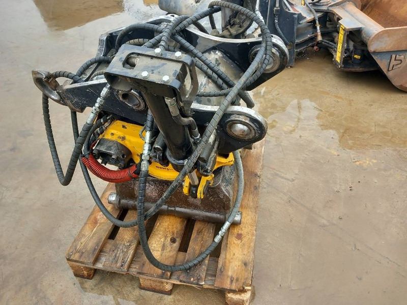 Engcon EC219 - Tiltrotator pour Engins de chantier: photos 3 Engcon EC219 - Tiltrotator pour Engins de chantier: photos 3