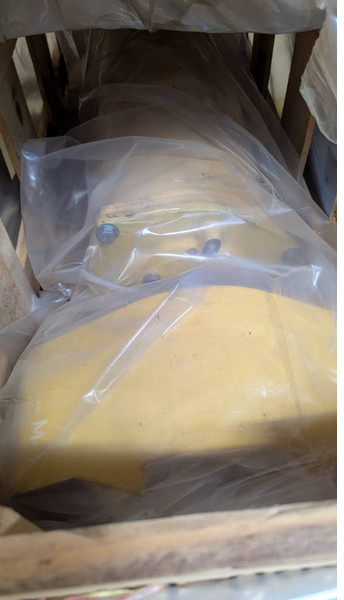 Komatsu D85PX-18 -SPRING ASSY - 154-30-00281 - Frame/ Châssis pour Engins de chantier: photos 3 Komatsu D85PX-18 -SPRING ASSY - 154-30-00281 - Frame/ Châssis pour Engins de chantier: photos 3