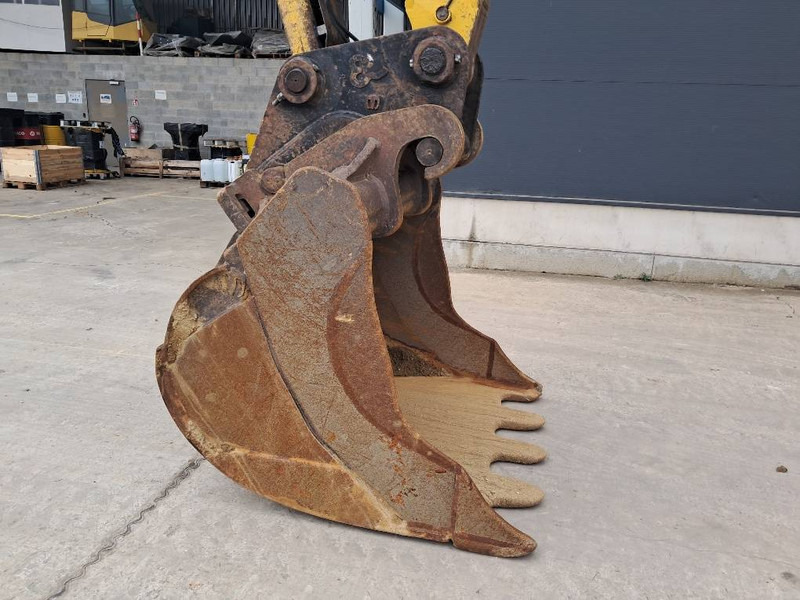 Pelle sur chenille Komatsu HB365LC-3 Hybrid: photos 15