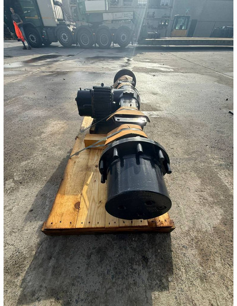 Komatsu PW140-7 REAR AXLE ASSEMBLY 20E-22-32000 - Essieu et pièces pour Engins de chantier: photos 5 Komatsu PW140-7 REAR AXLE ASSEMBLY 20E-22-32000 - Essieu et pièces pour Engins de chantier: photos 5