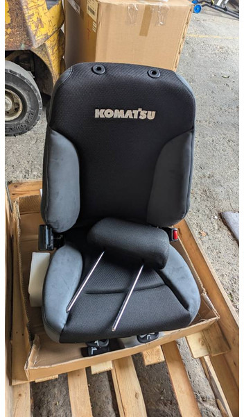 Komatsu WA380-8 SEAT ASS'Y 421-S33-6790 - Cabine et intérieur pour Engins de chantier: photos 1 Komatsu WA380-8 SEAT ASS'Y 421-S33-6790 - Cabine et intérieur pour Engins de chantier: photos 1