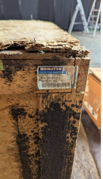 Komatsu WA600-8 BATTERY BOX 426-06-61211 - Frame/ Châssis pour Engins de chantier: photos 3 Komatsu WA600-8 BATTERY BOX 426-06-61211 - Frame/ Châssis pour Engins de chantier: photos 3
