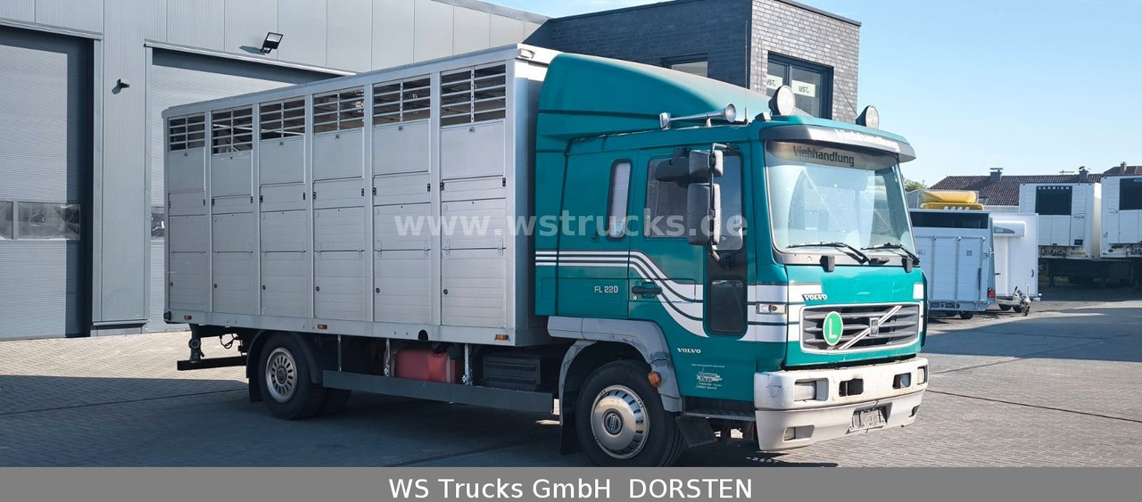 Volvo FL 220 Einstock Großvieh - Camion bétaillère: photos 2 Volvo FL 220 Einstock Großvieh - Camion bétaillère: photos 2