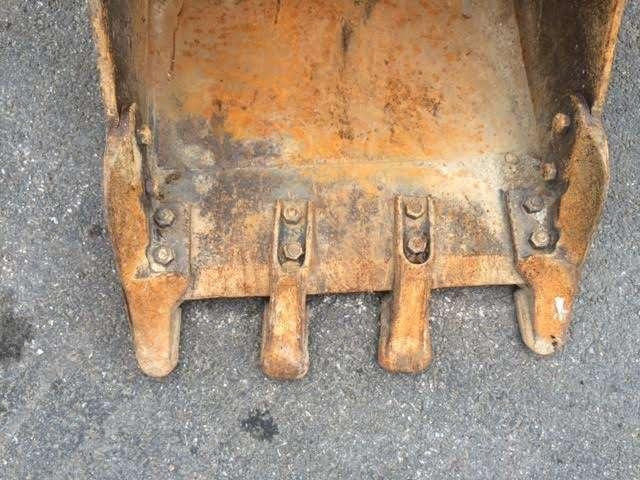 600mm - Porteur 8 Tonnes - Godet pour pelle: photos 2 600mm - Porteur 8 Tonnes - Godet pour pelle: photos 2