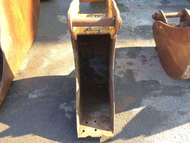 CATERPILLAR 290mm - Type Tractopelle - Godet pour pelle: photos 2 CATERPILLAR 290mm - Type Tractopelle - Godet pour pelle: photos 2